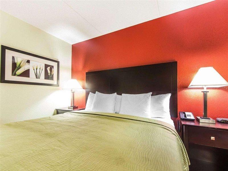Quality Inn West I - 75 Суийтуотър Екстериор снимка