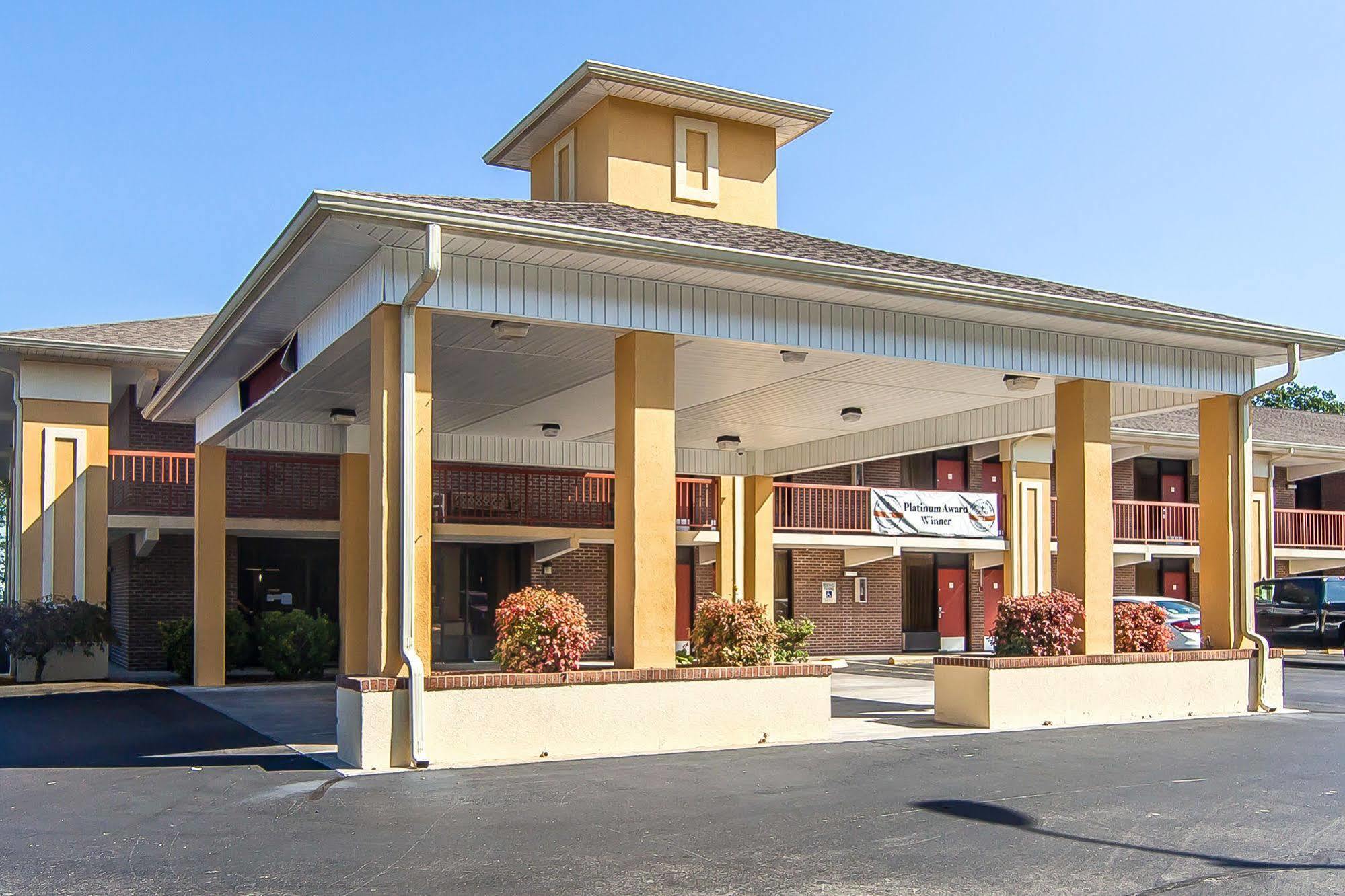 Quality Inn West I - 75 Суийтуотър Екстериор снимка