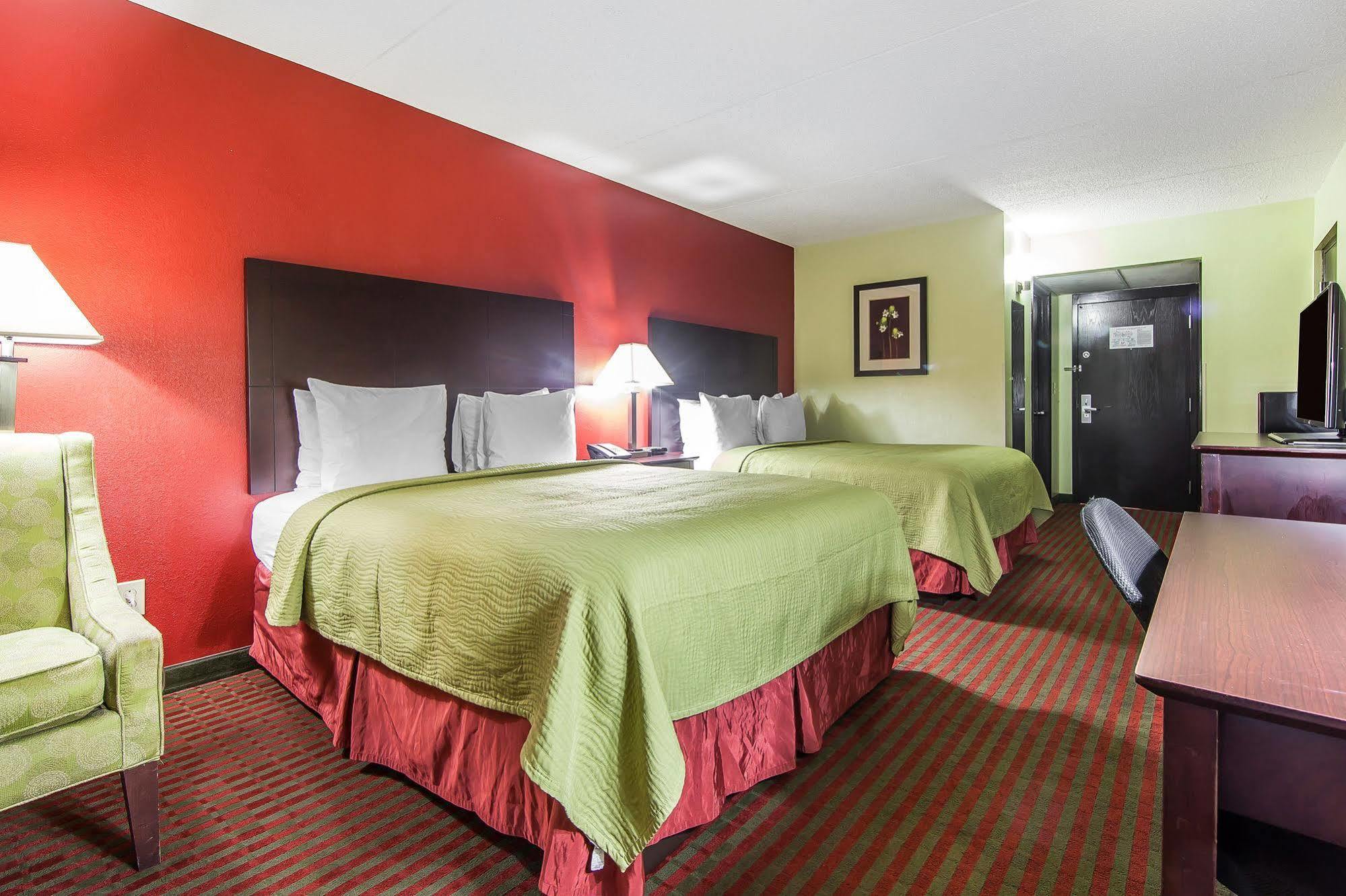 Quality Inn West I - 75 Суийтуотър Екстериор снимка