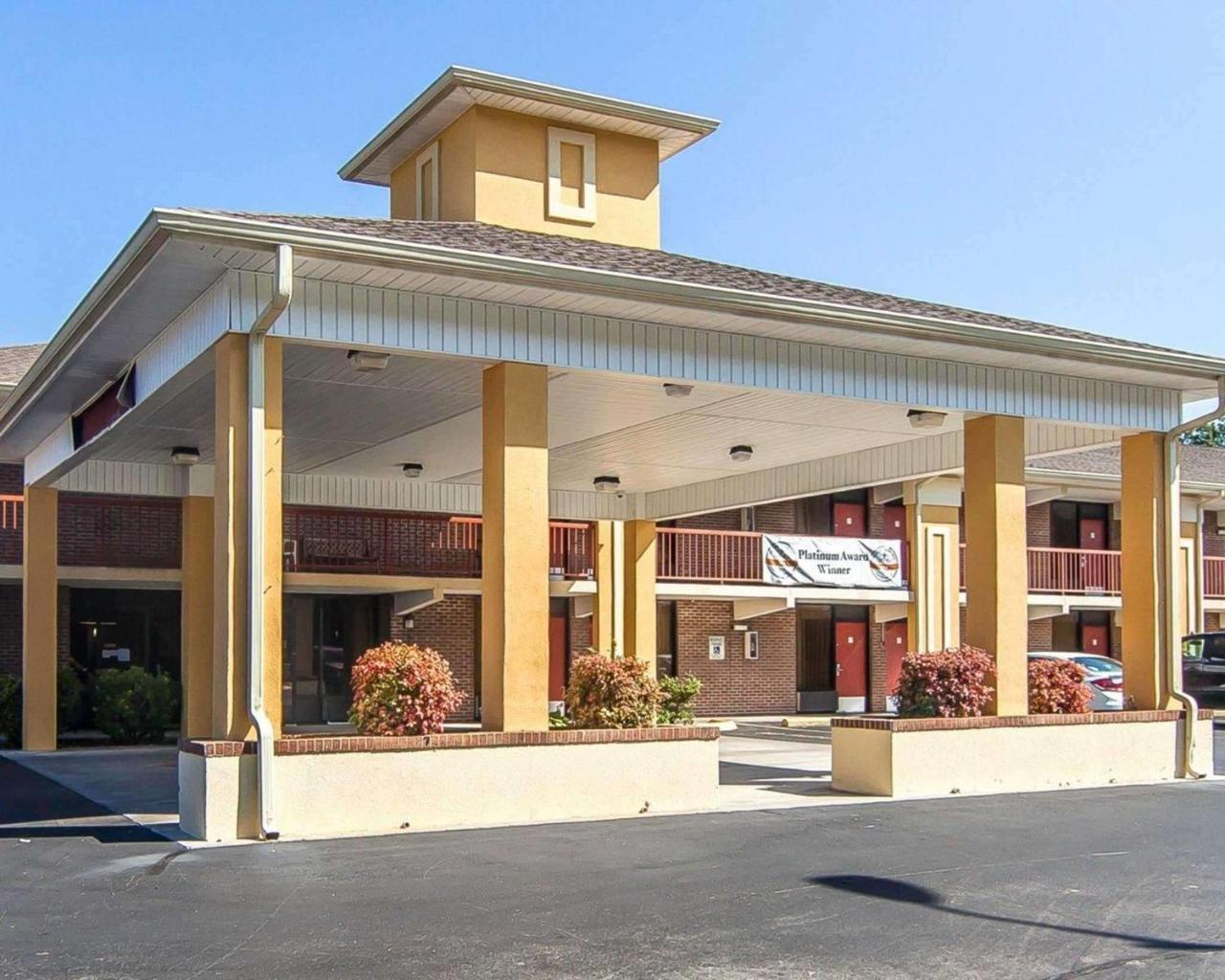 Quality Inn West I - 75 Суийтуотър Екстериор снимка