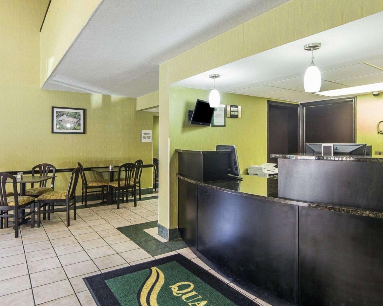 Quality Inn West I - 75 Суийтуотър Екстериор снимка