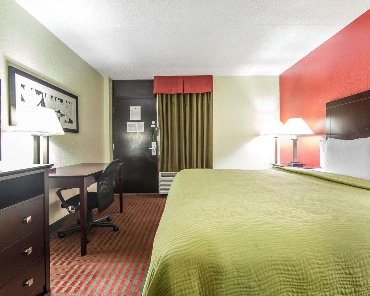Quality Inn West I - 75 Суийтуотър Екстериор снимка