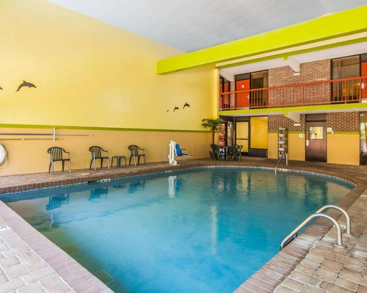 Quality Inn West I - 75 Суийтуотър Екстериор снимка