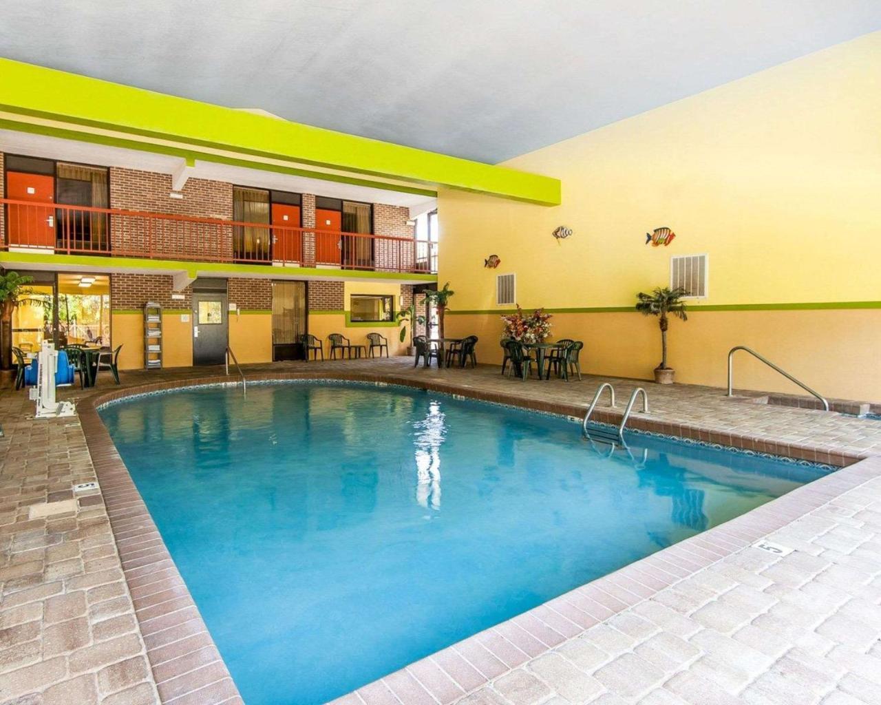 Quality Inn West I - 75 Суийтуотър Екстериор снимка