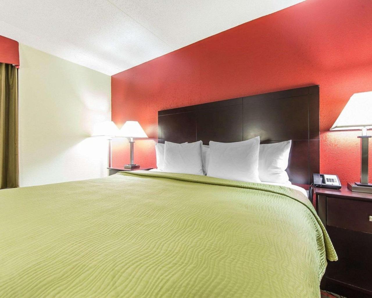 Quality Inn West I - 75 Суийтуотър Екстериор снимка
